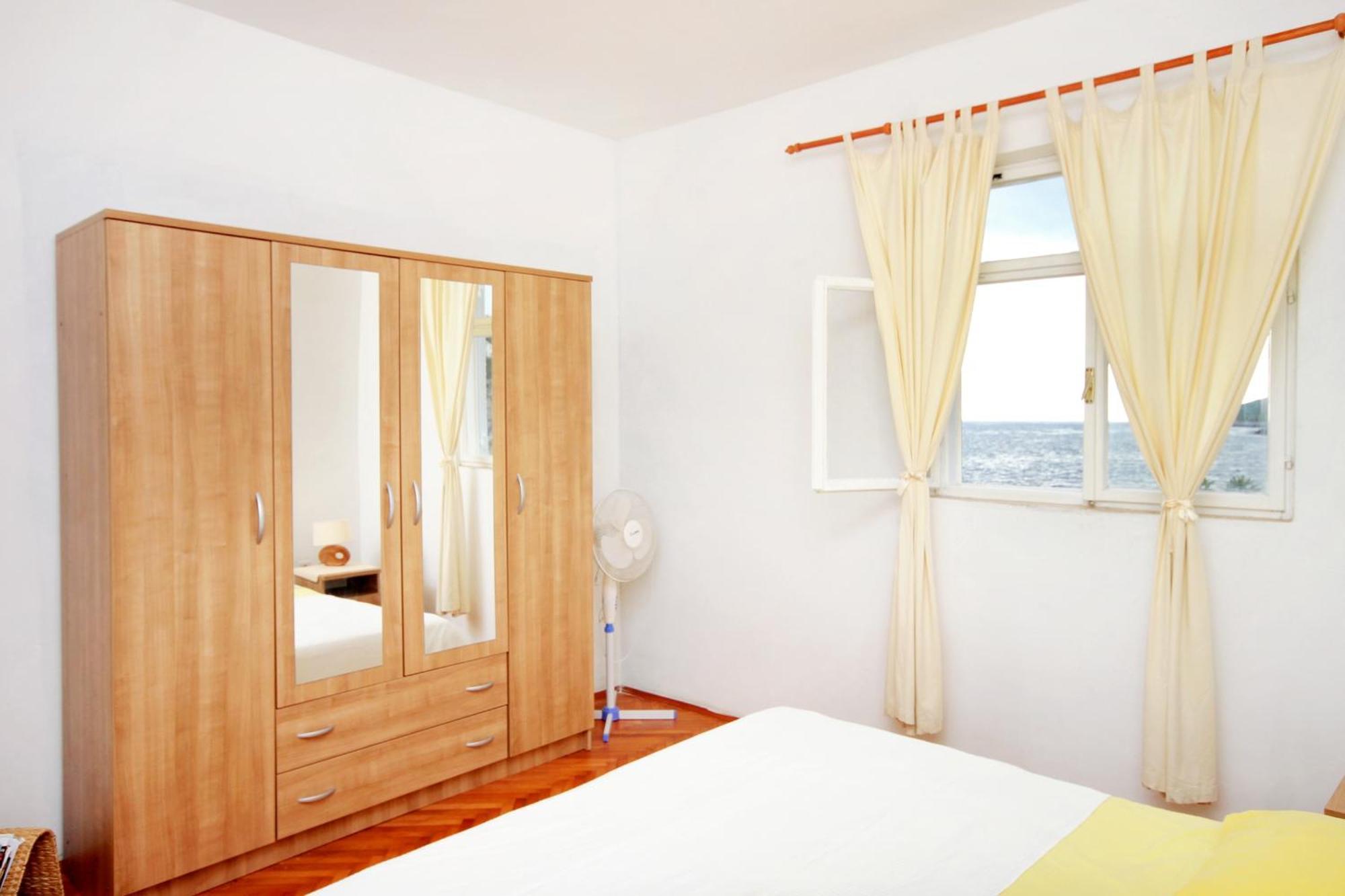 Apartments By The Sea Zavalatica, Korcula - 189 Pokoj fotografie